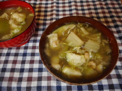 白なすと干しエビの味噌汁